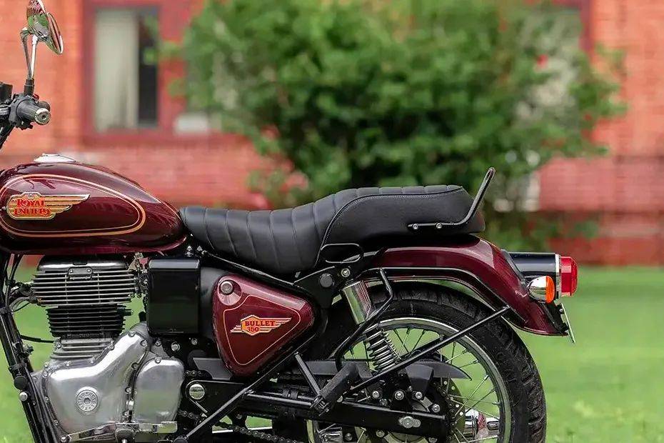 Honda CB350 Vs Royal Enfield Bullet 350 Image Comparison BikeDekho