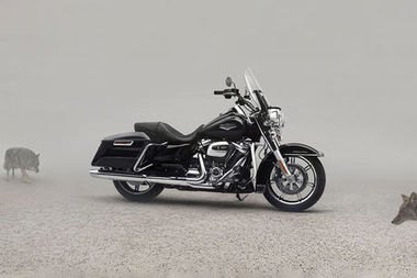 Harley Davidson Road King Front Right View