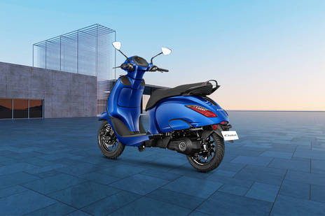 Bajaj chetak ev showroom near online me