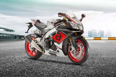 Aprilia RSV4 (2012-2019) Front Right View