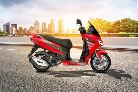 Aprilia SXR 160 Right Side View