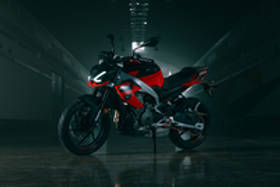 Aprilia Tuono 457 Images