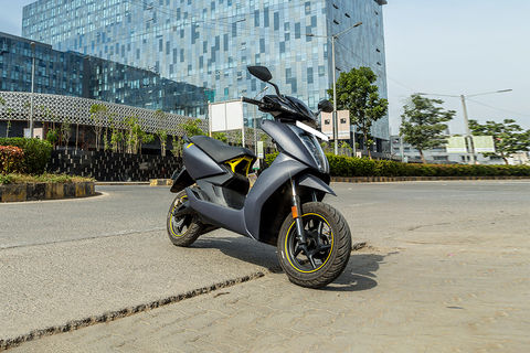 Ather 450X Front Right View