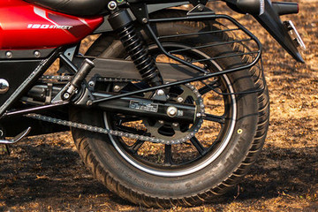 Bajaj Avenger Street 180 Price Specs Mileage Reviews Images
