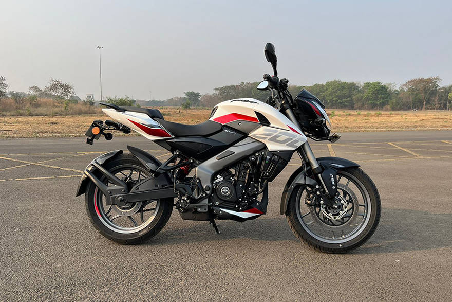 Bajaj Pulsar NS200 Images, Pulsar NS200 Photos & 360 View