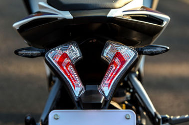 bajaj pulsar rs200 images