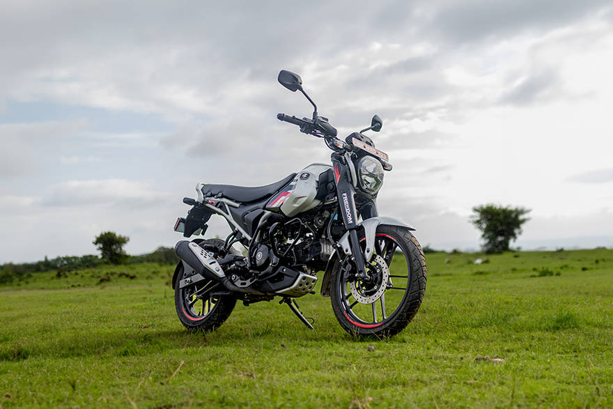 Bajaj Freedom 125 Front Right View