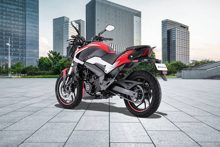 Bajaj dominar best sale 250 price