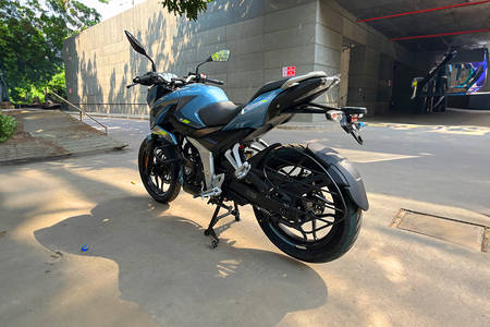 Pulsar 160 road discount price