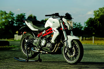 Benelli TNT 600i available colors