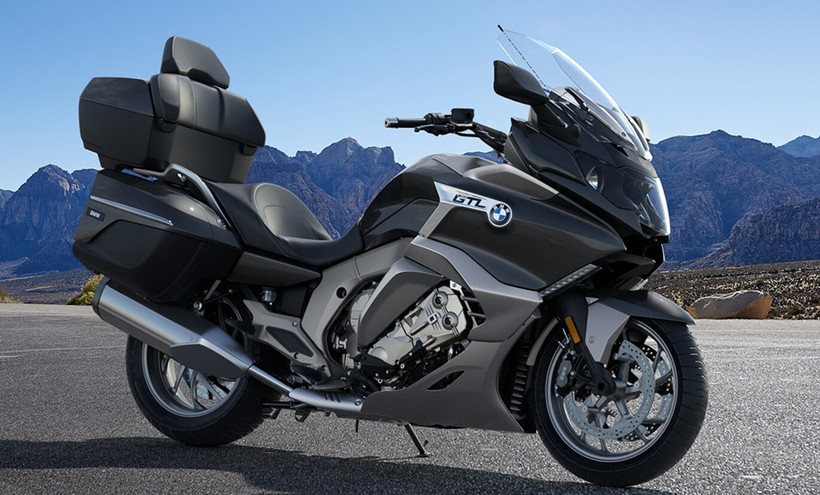 BMW K 1600 GTL Front Right View