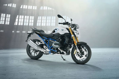 BMW R 1200 R Front Right View