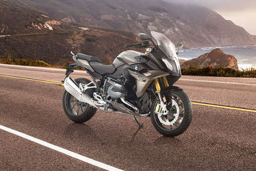 BMW R 1200 RS Front Right View