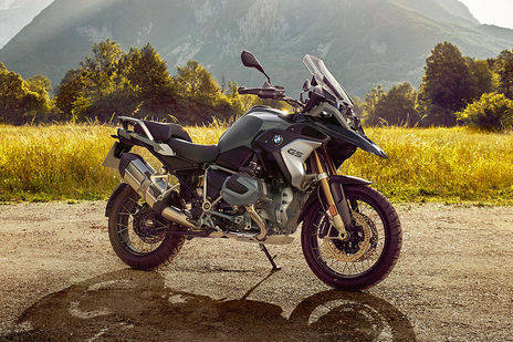 bmw gs 310 on road price