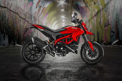 Ducati Hypermotard 939 Right Side View