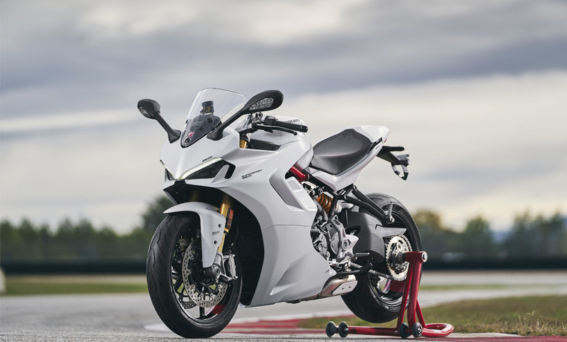2021 Ducati SuperSport 950 Front Left View