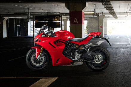 Ducati 2021 SuperSport 950 Left Side View