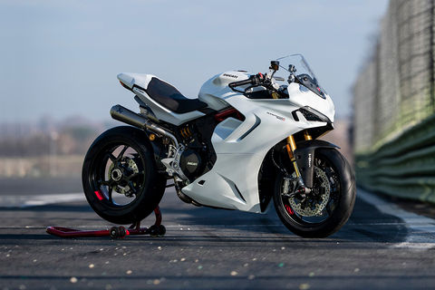 Ducati SuperSport 950 Front Right View