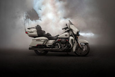 Harley Davidson CVO Limited Right Side View