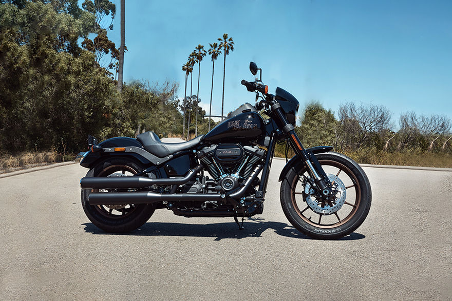 Harley Davidson Low Rider S दाईं ओर का दृश्य