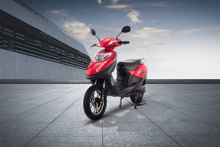 Electric scooty best sale flash price