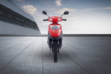 Hero e best sale scooty flash price