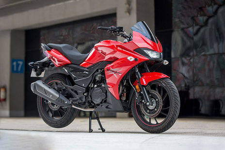 hero xtreme 200s on road price