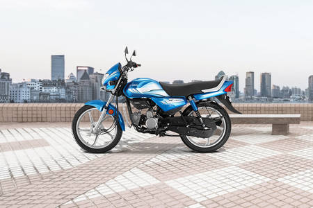 hf deluxe bike price 2019 on road price