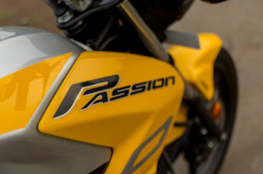 passion pro yellow colour price