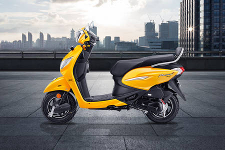 Pulsar deals scooty price