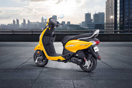 Pleasure scooty under discount 40000