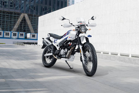 bajaj xpulse 200 price