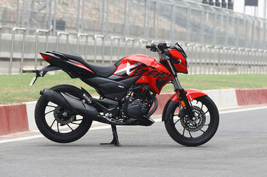 Hero Xtreme 200R Right Side View