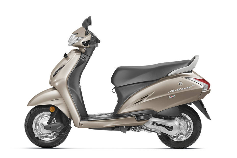 Hero activa best sale on road price