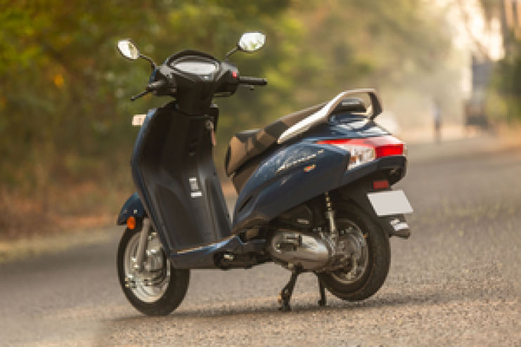 6g activa on road price