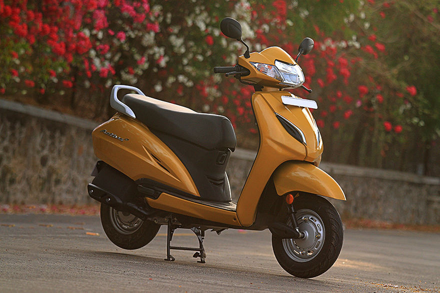 Honda Activa 5G Front Right View
