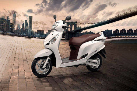 aviator scooty price on road