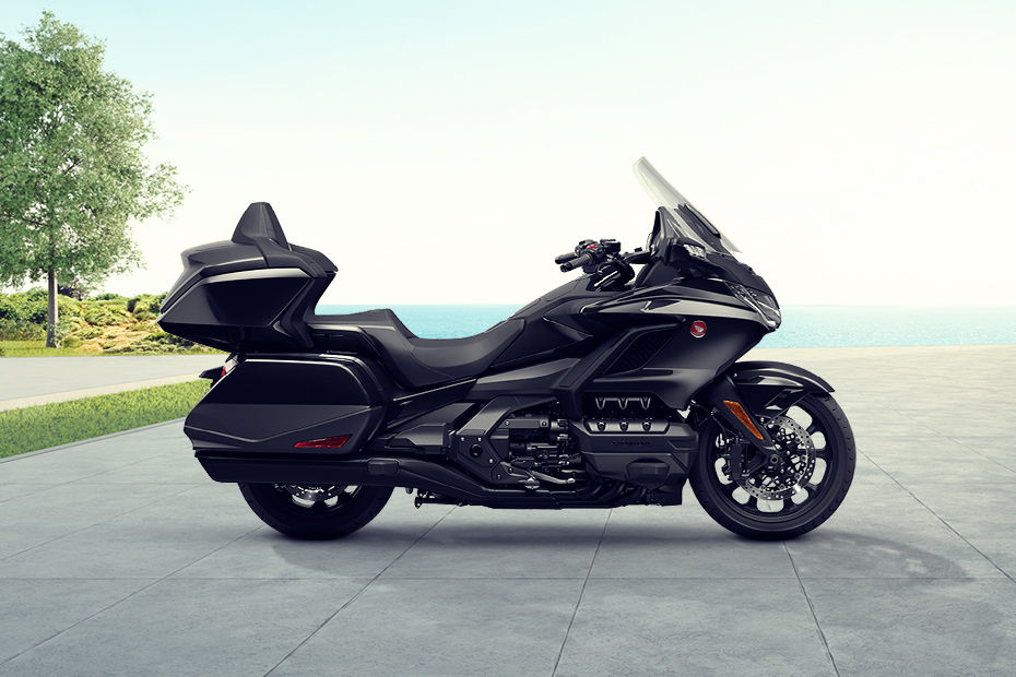 Honda Gold Wing DCT + Airbag Price, Images, Mileage, Specs & Features