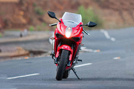 Hyosung gt250r 2024 on road price