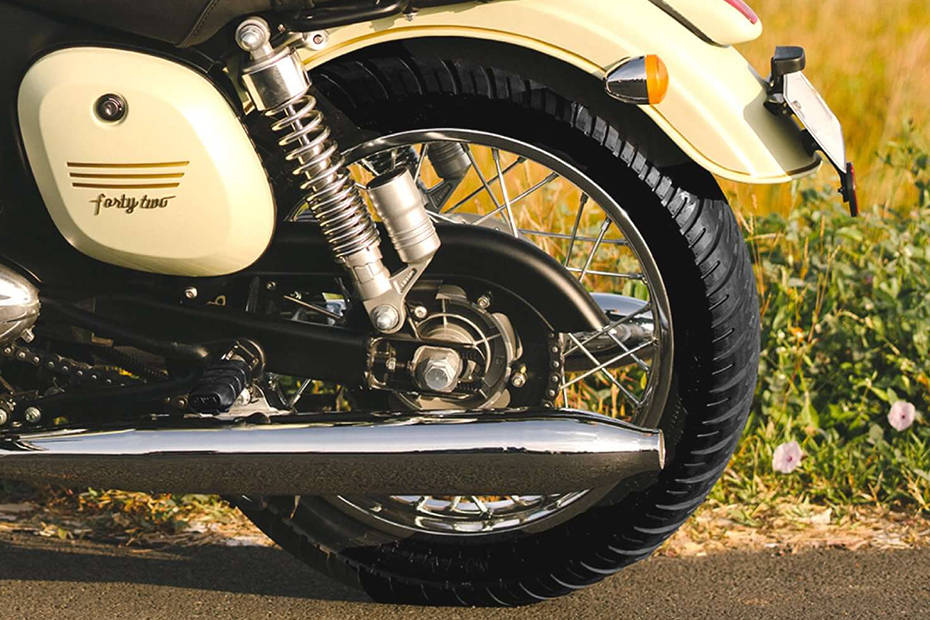 jawa 42 on road price