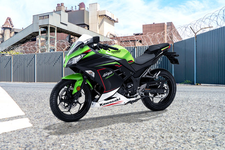 Kawasaki Ninja 300 Front Left View