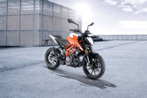 Ktm 125 duke 125cc hi-res stock photography and images - Alamy