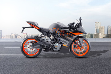 KTM RC 200 Right Side View