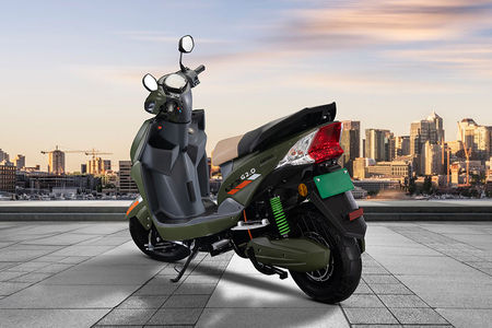 lectrix-lxs-2-0-e-scooter-launched-range-of-98-kilometers-in-one-charge-and-25-litre-under-seat-storage-space