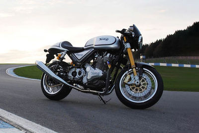 Norton Commando 961 Cafe Racer Front Right View