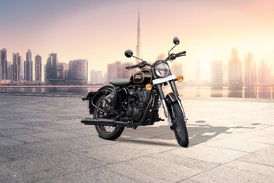 Royal enfield standard 500 deals on road price