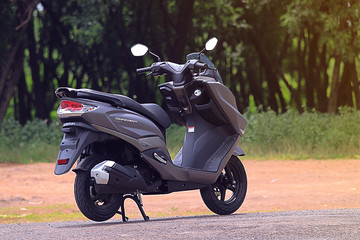 Suzuki Burgman Street Price Mileage Images Colours Specs Reviews
