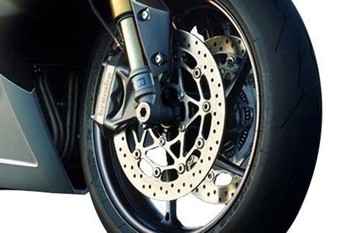 Triumph Daytona 675 Price Specs Mileage Reviews Images Triumph Daytona 675 Price Specs Mileage Reviews Images