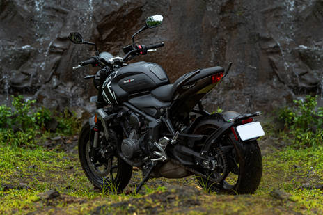 triumph bikes under 2 lakh