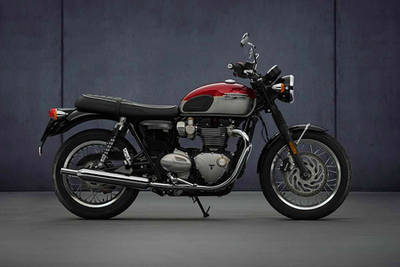 Triumph Bonneville T120 Right Side View